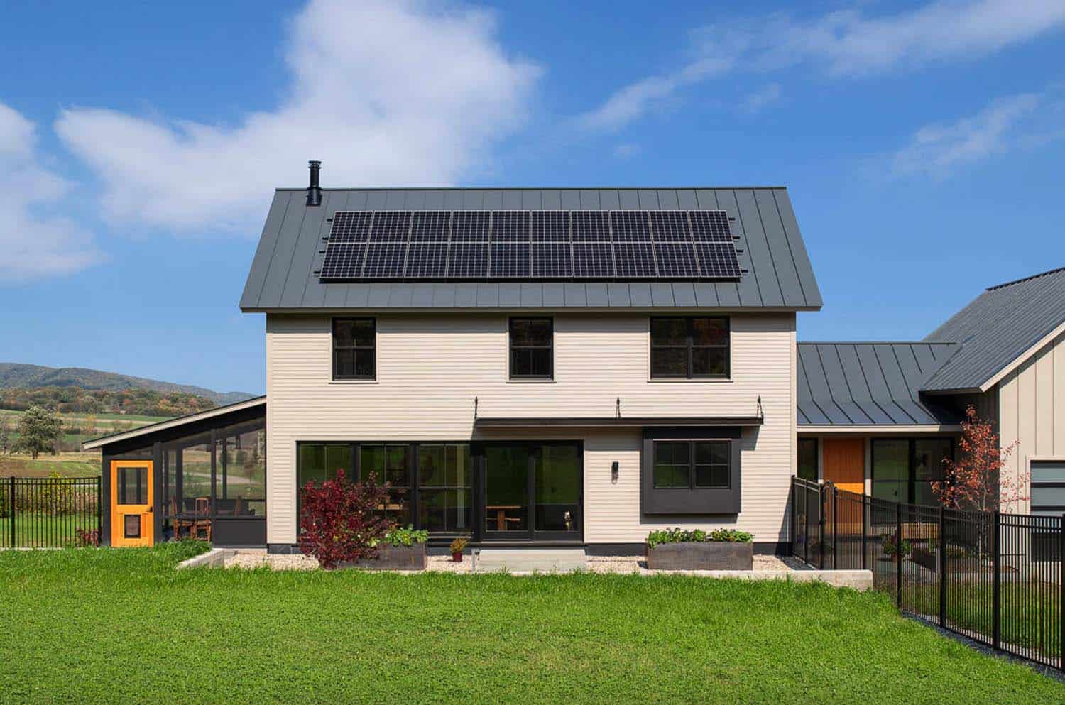 net-zero-farmhouse-exterior-landscape