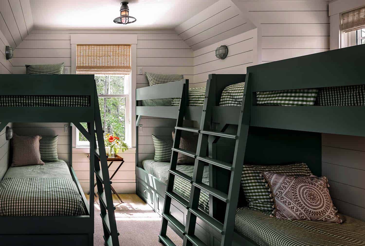 beach-style-kids-bunk-bedroom