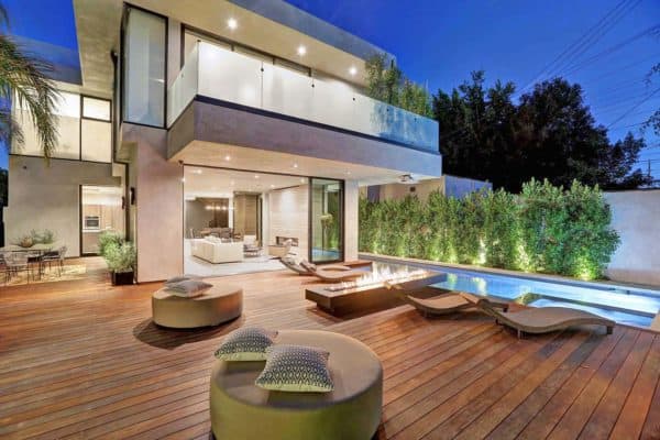 featured posts image for Contemporary home in Los Angeles offers breezy indoor-outdoor lifestyle