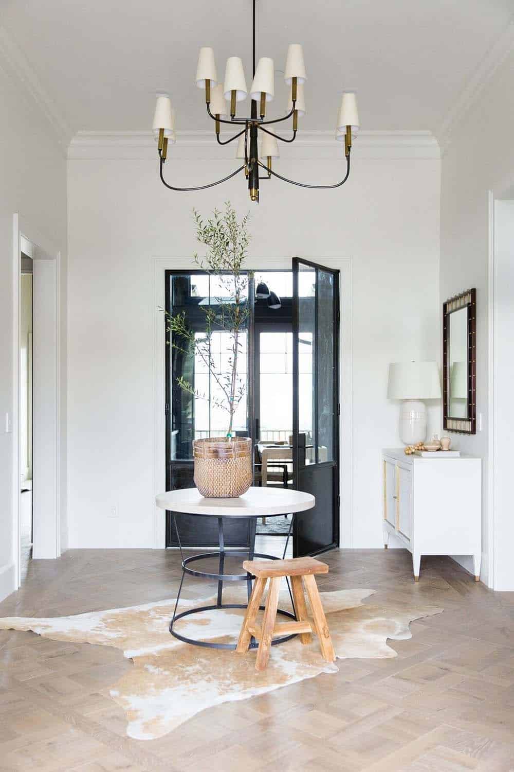 farmhouse-style-home-entry