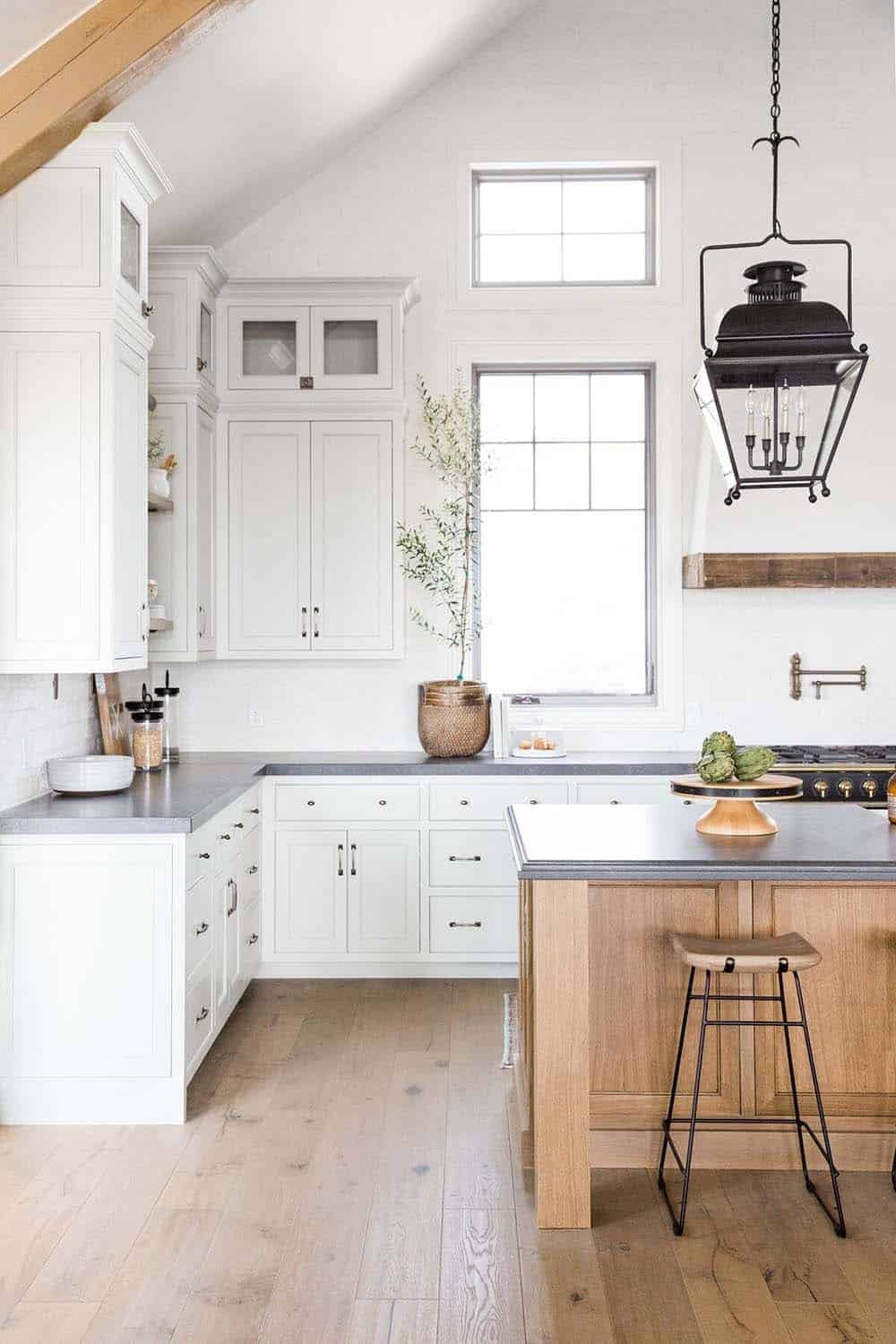 farmhouse-style-kitchen