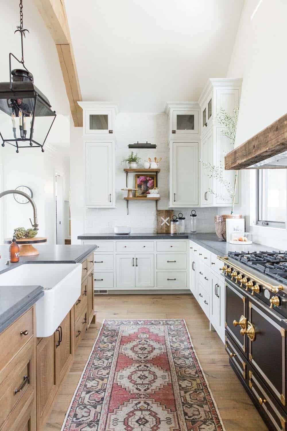 farmhouse-style-kitchen