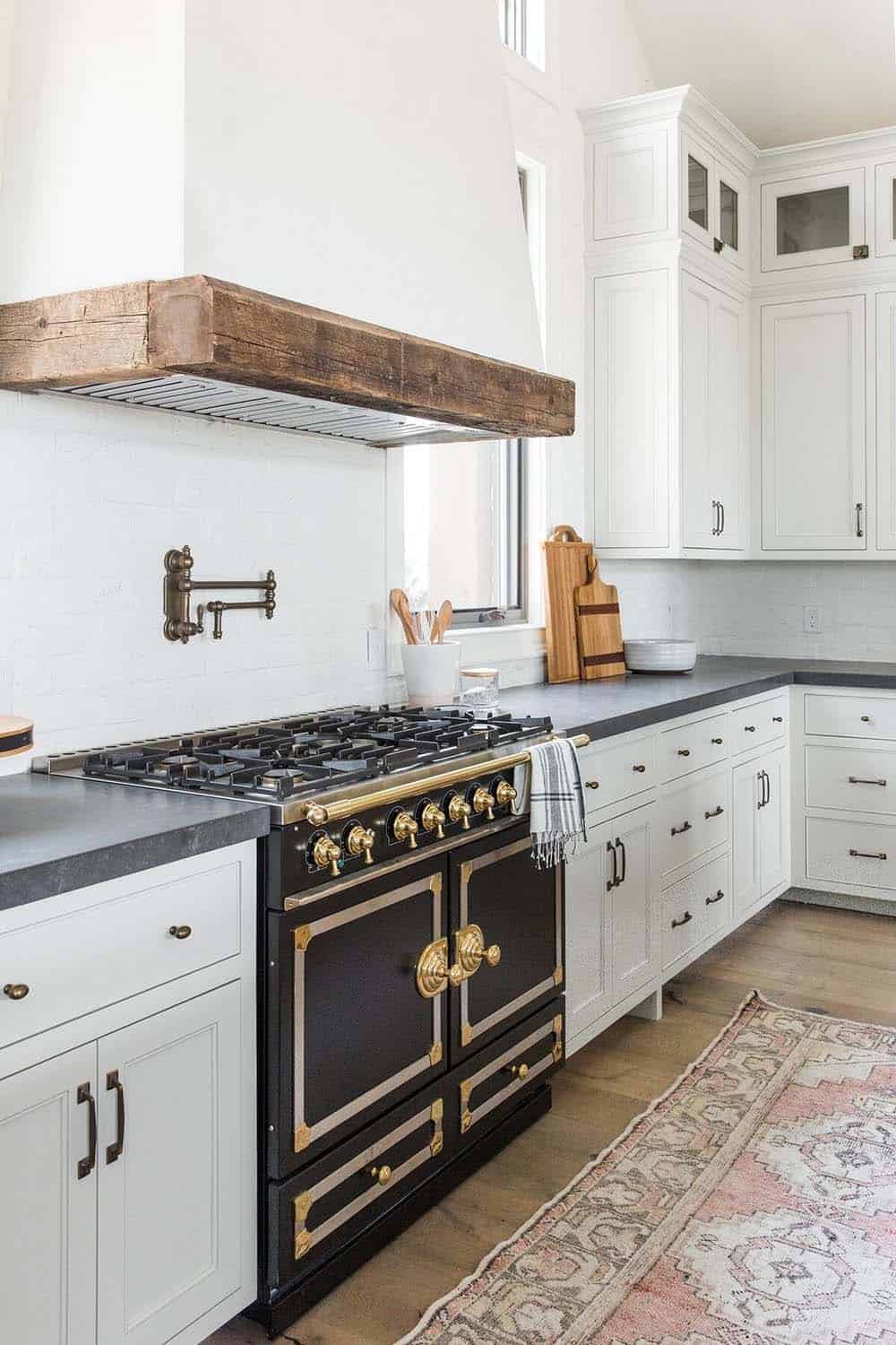 farmhouse-style-kitchen