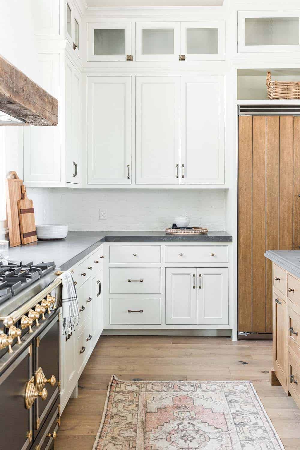 farmhouse-style-kitchen