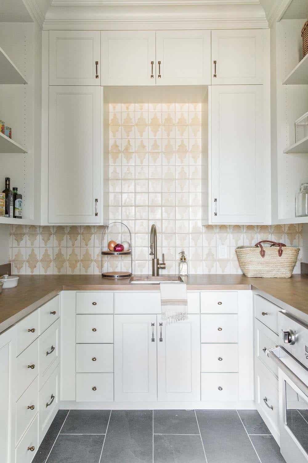 farmhouse-style-kitchen