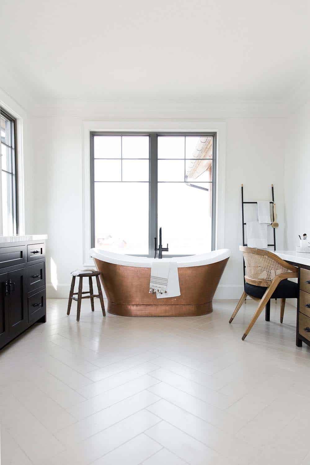 farmhouse-style-bathroom