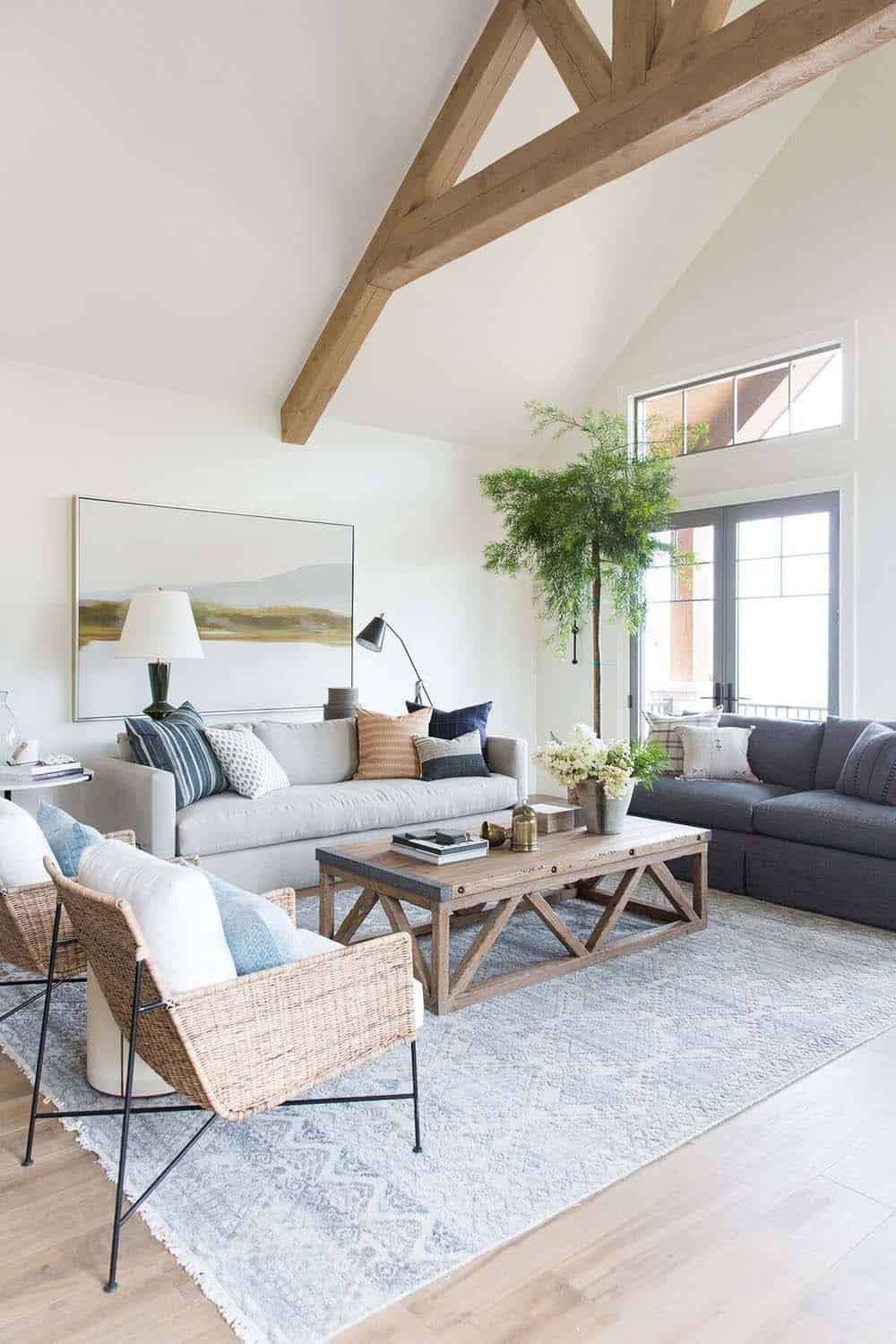 farmhouse-style-living-room