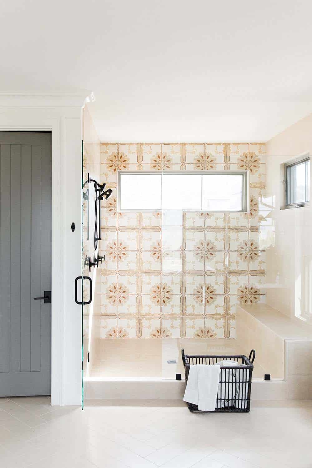 farmhouse-style-bathroom