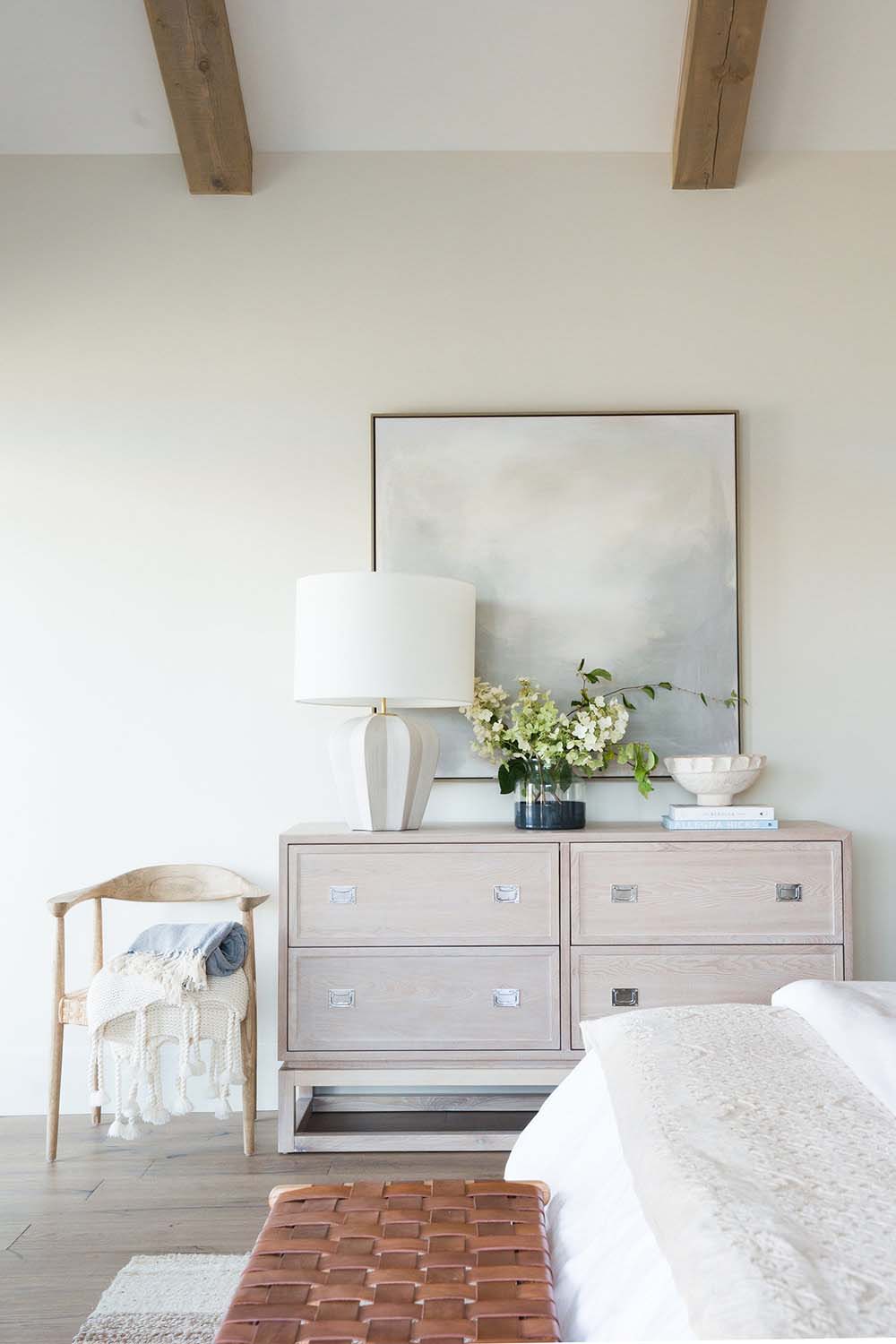 farmhouse-style-bedroom
