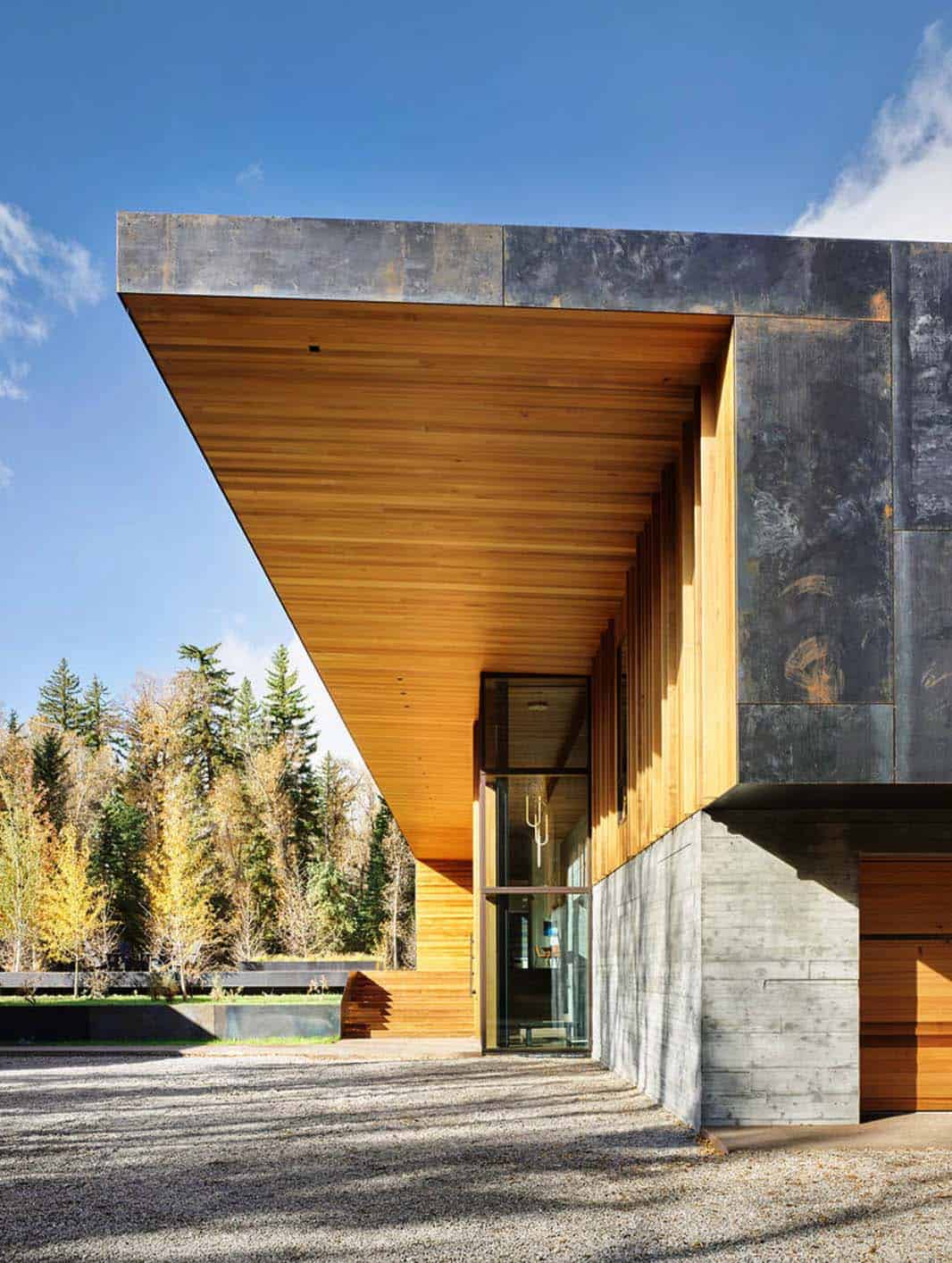 striking-home-modern-exterior
