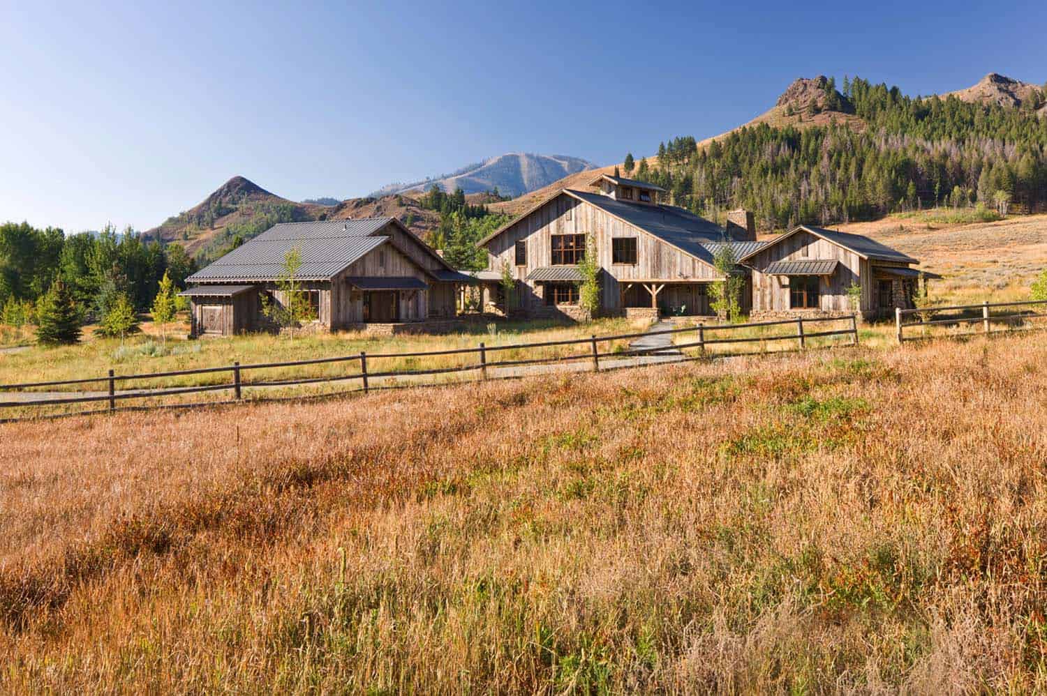 rustic-family-lodge-reclaimed-barn-exterior