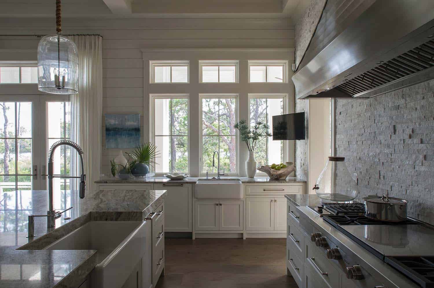 beach-style-kitchen