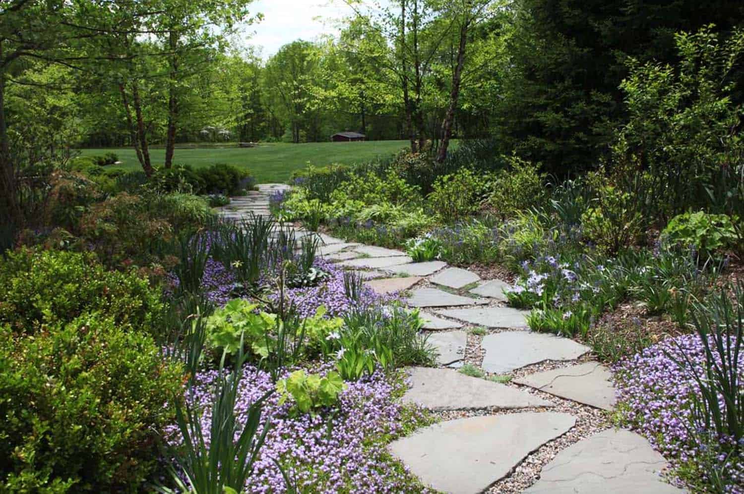 garden-stone-pathway