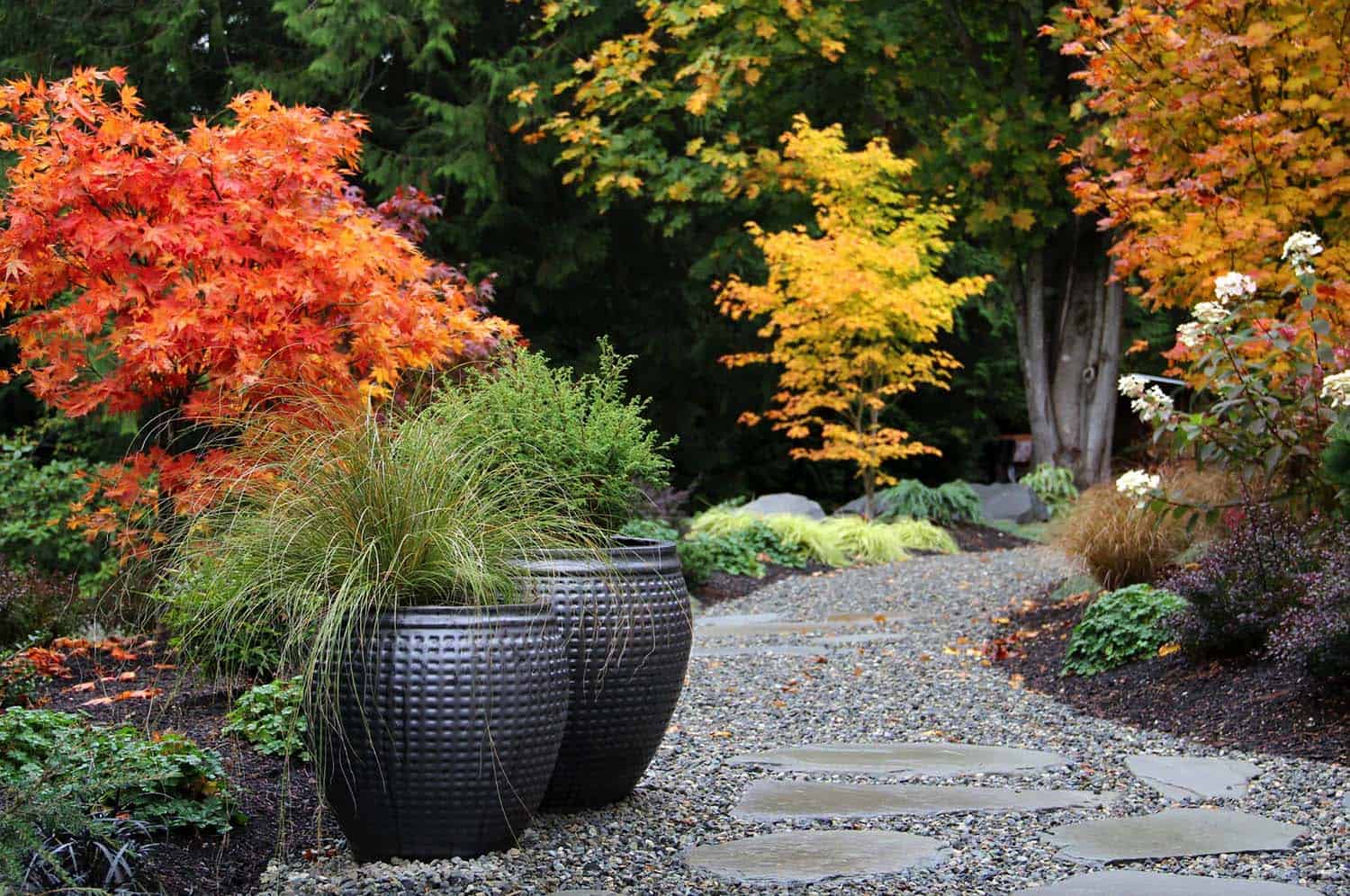 garden-stone-pathway