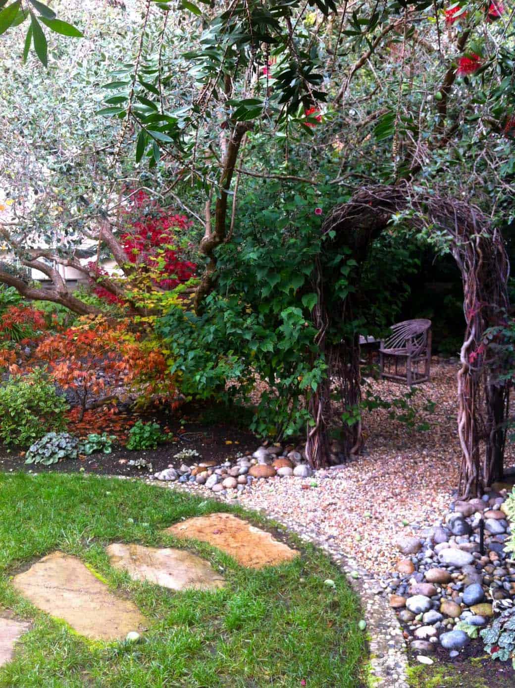 garden-stone-pathway