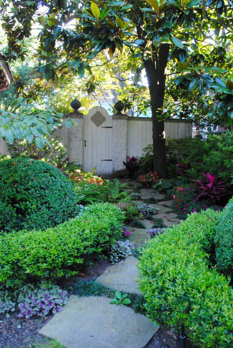 garden-stone-pathway