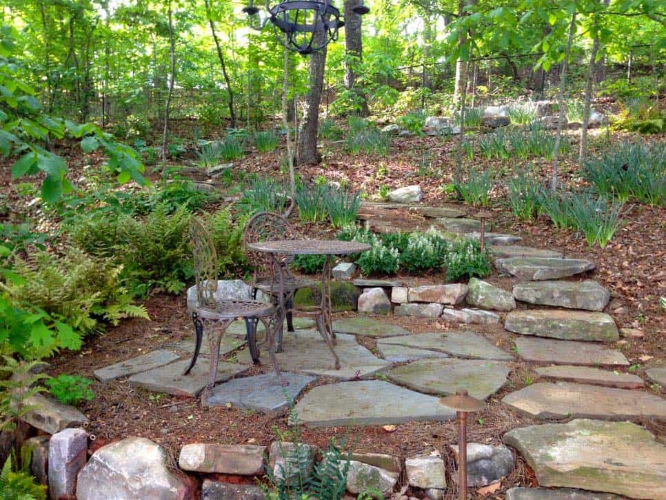 garden-stone-pathway