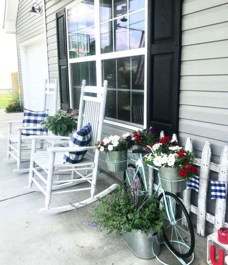 30 Gorgeous And Inviting Farmhouse Style Porch Decorating Ideas