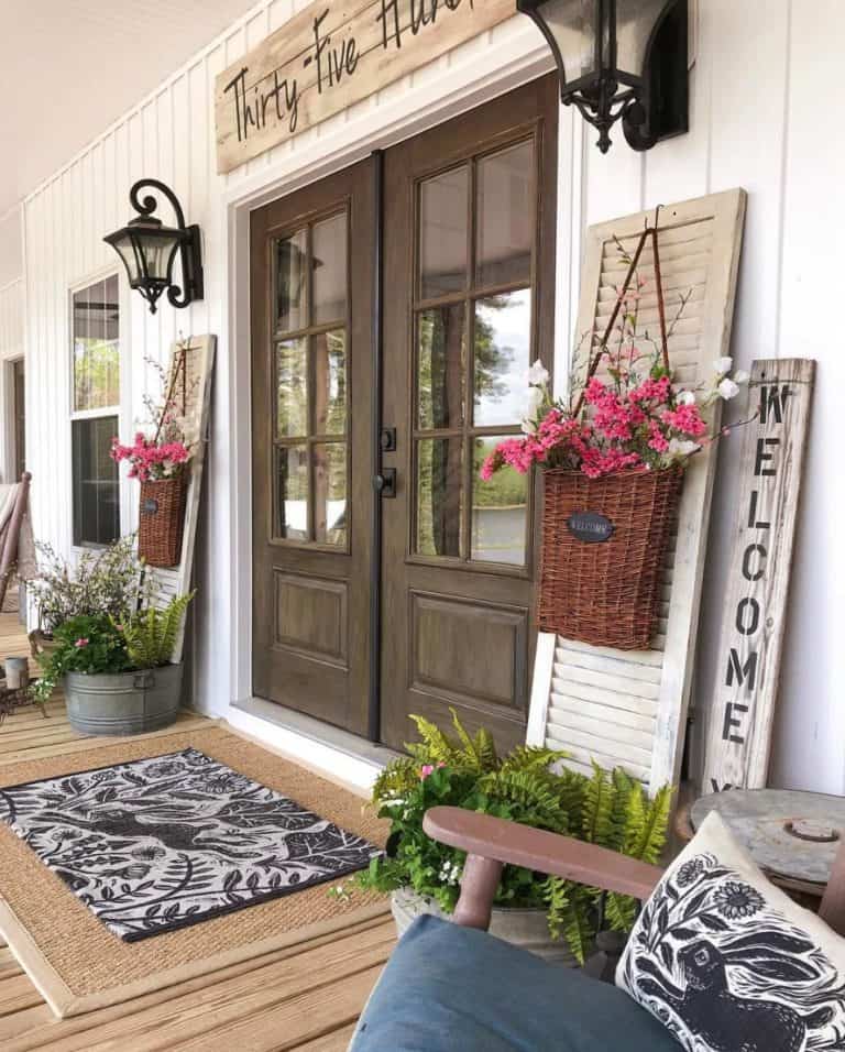 30 Gorgeous And Inviting Farmhouse Style Porch Decorating Ideas