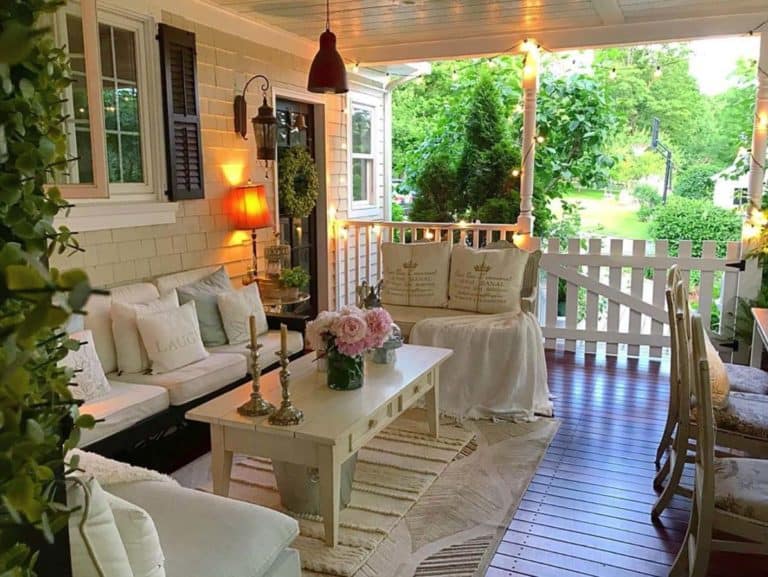 30 Gorgeous And Inviting Farmhouse Style Porch Decorating Ideas