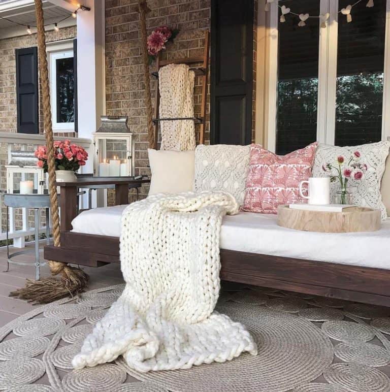 30 Gorgeous And Inviting Farmhouse Style Porch Decorating Ideas