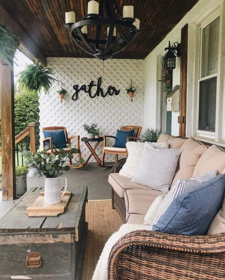 30 Gorgeous And Inviting Farmhouse Style Porch Decorating Ideas