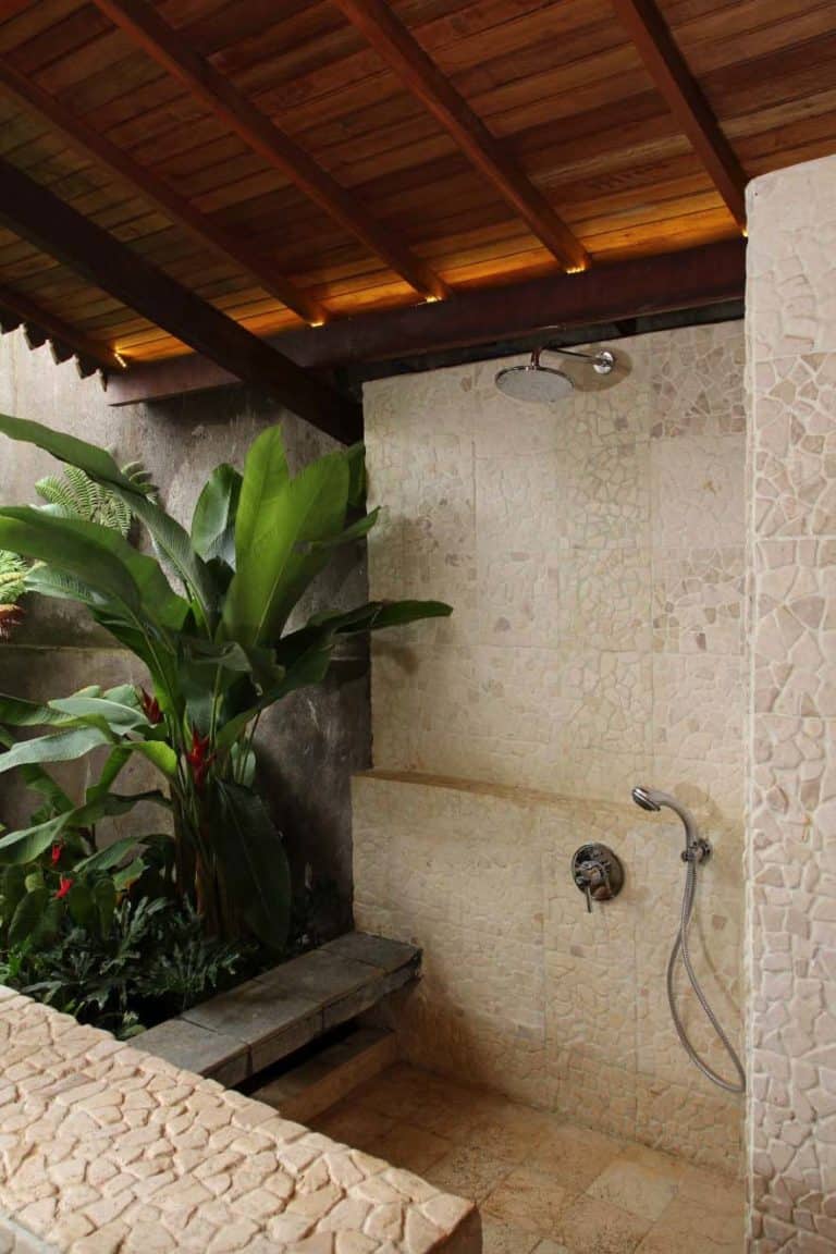 30+ Invigorating Outdoor Shower Ideas To Escape Into Nature