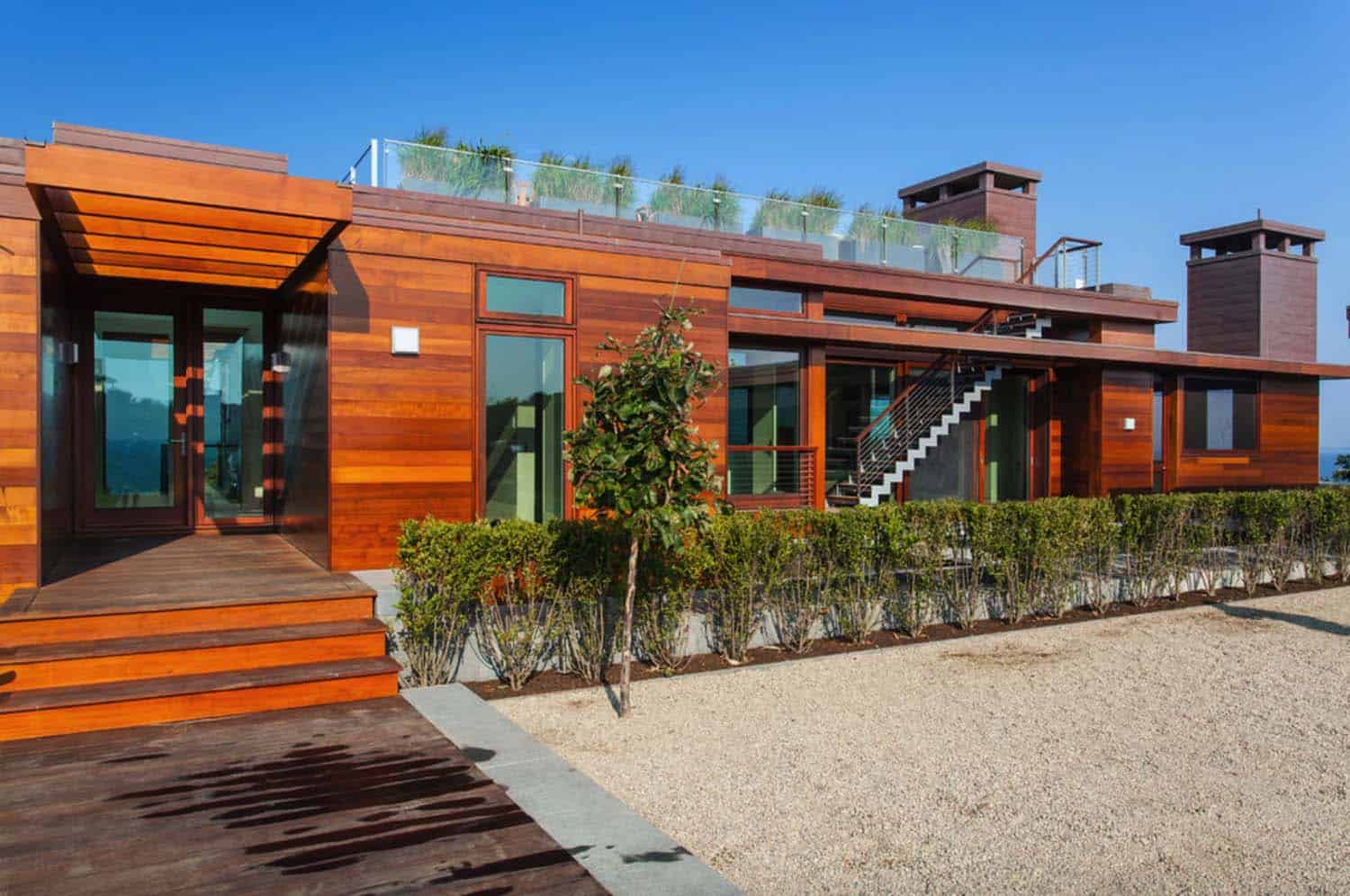 modern-beach-house-exterior
