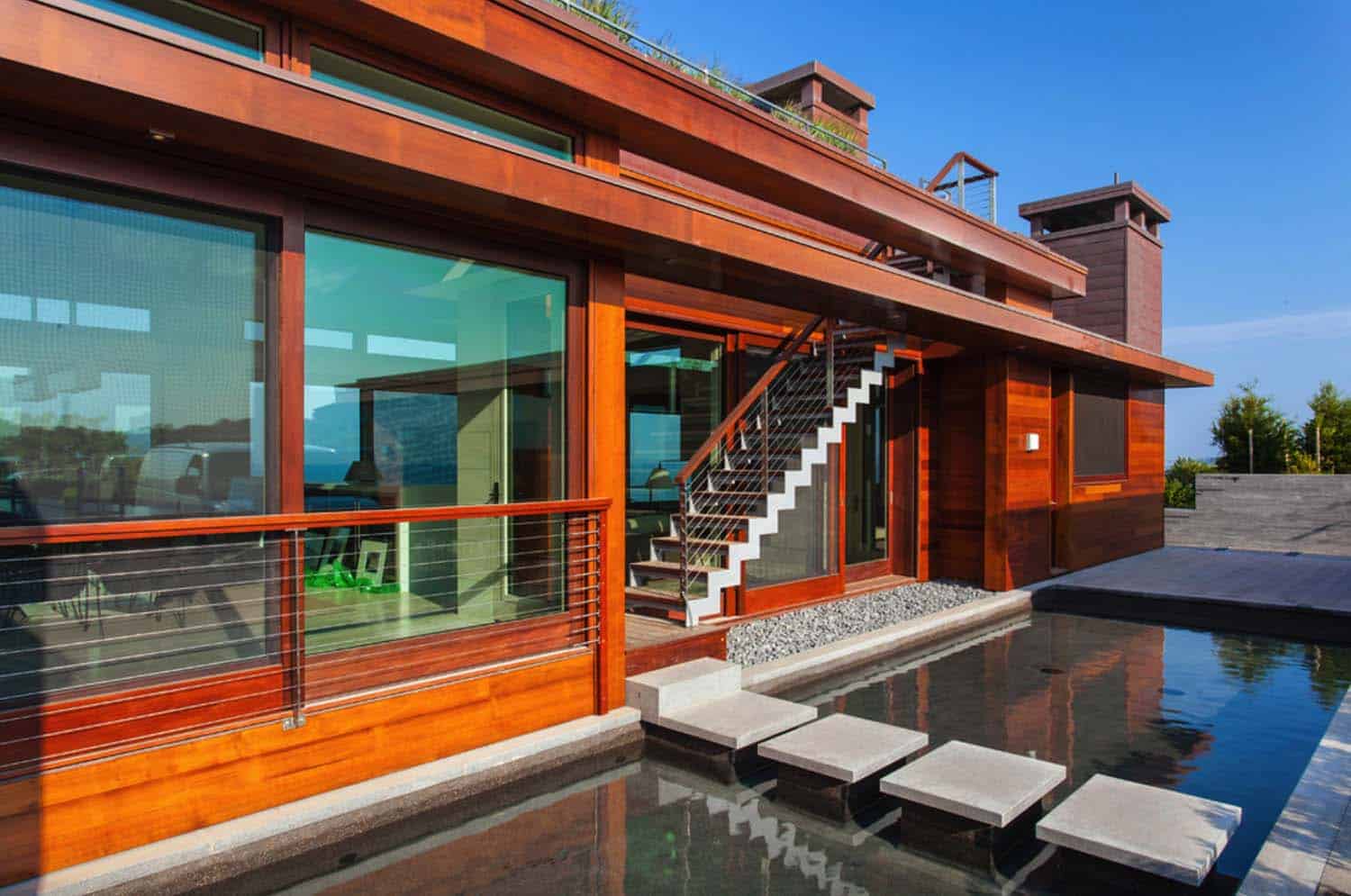 modern-beach-house-exterior
