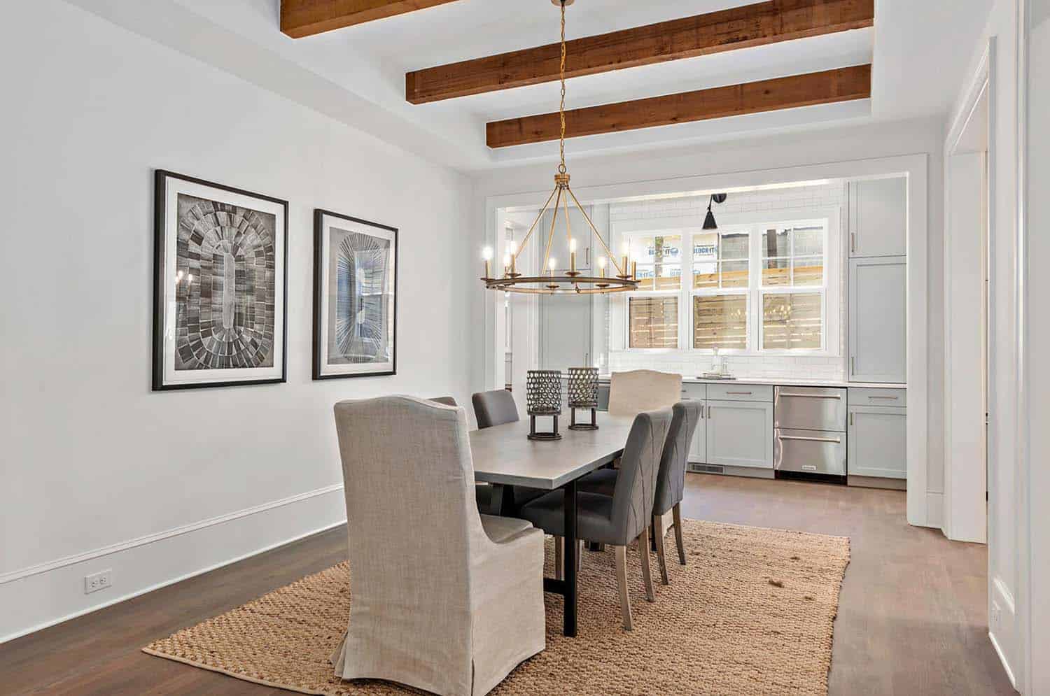 farmhouse-dining-room