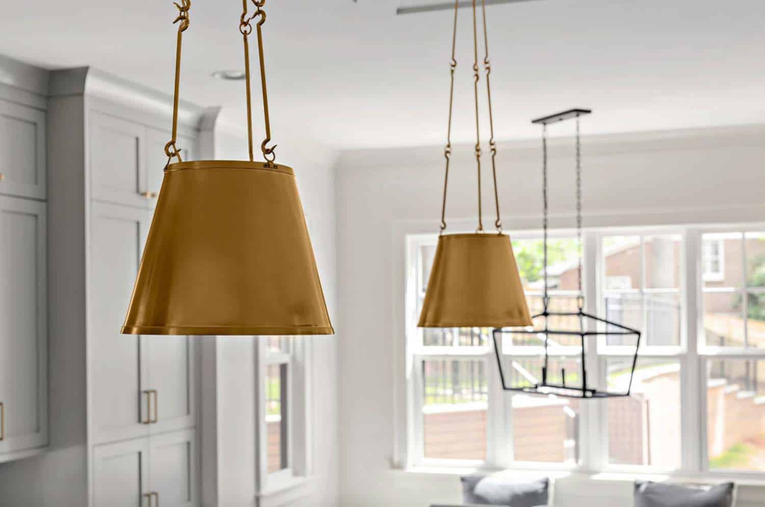 pendants-close-up-farmhouse-kitche