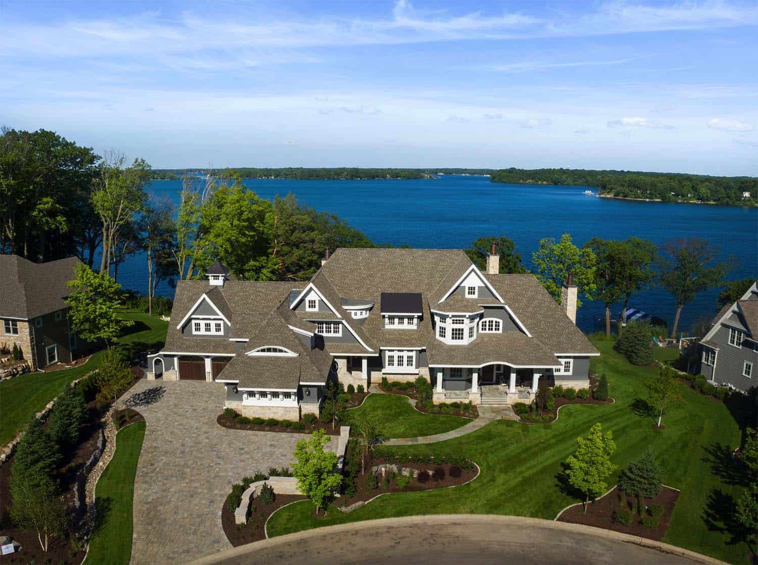 nautical-cottage-beach-style-exterior