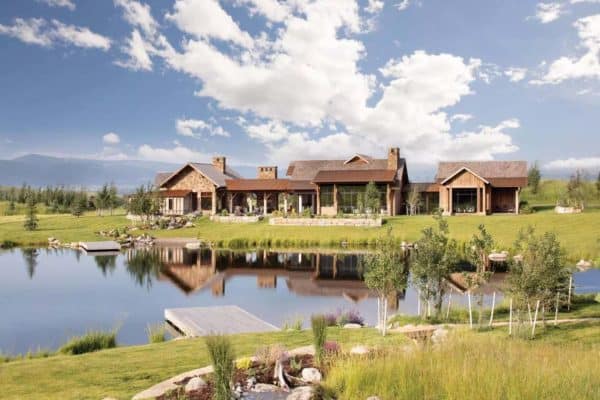 featured posts image for This ranch retreat overlooks a beautiful mountain landscape in Montana