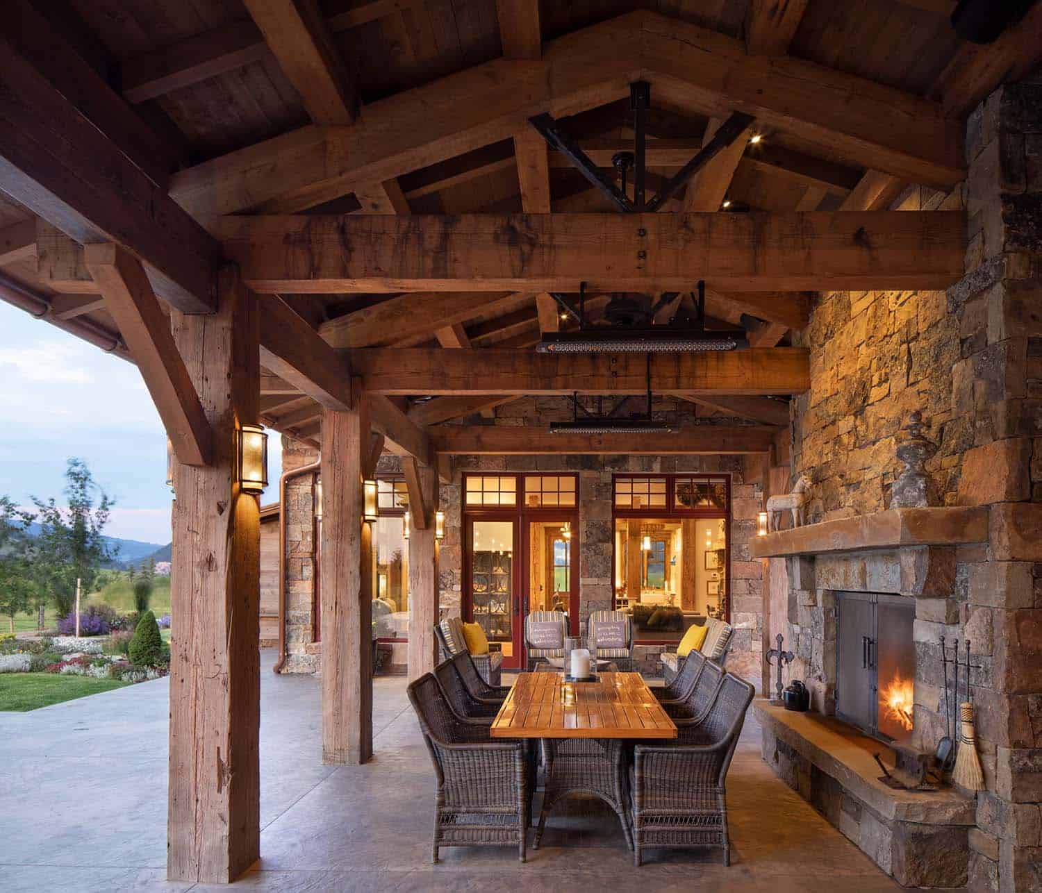 rustic-ranch-house-patio