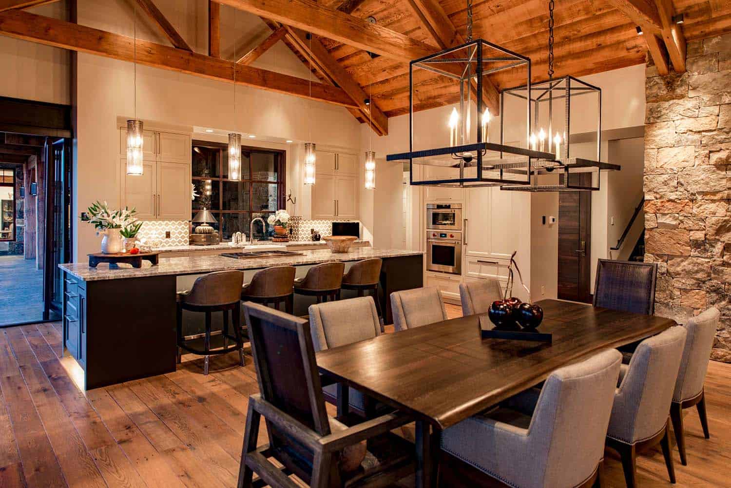 rustic-dining-room