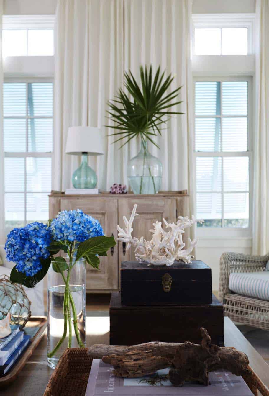 beach-beach-style-living-room