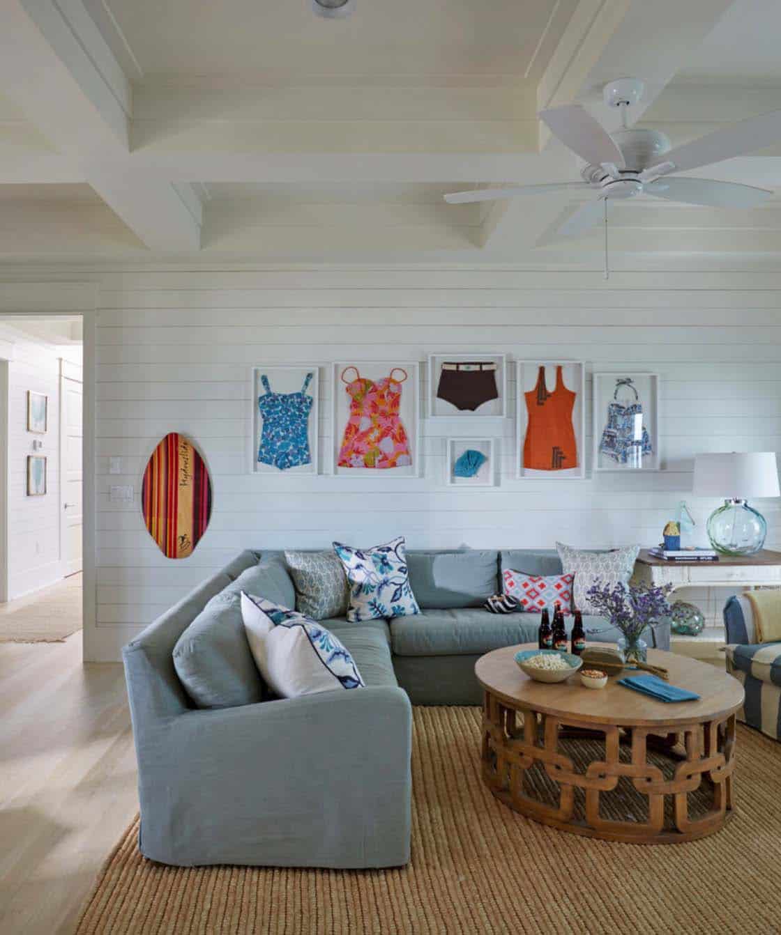 beach-beach-style-family-room