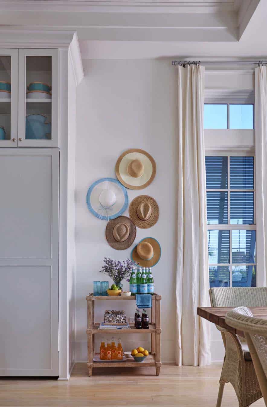 beach-beach-style-kitchen