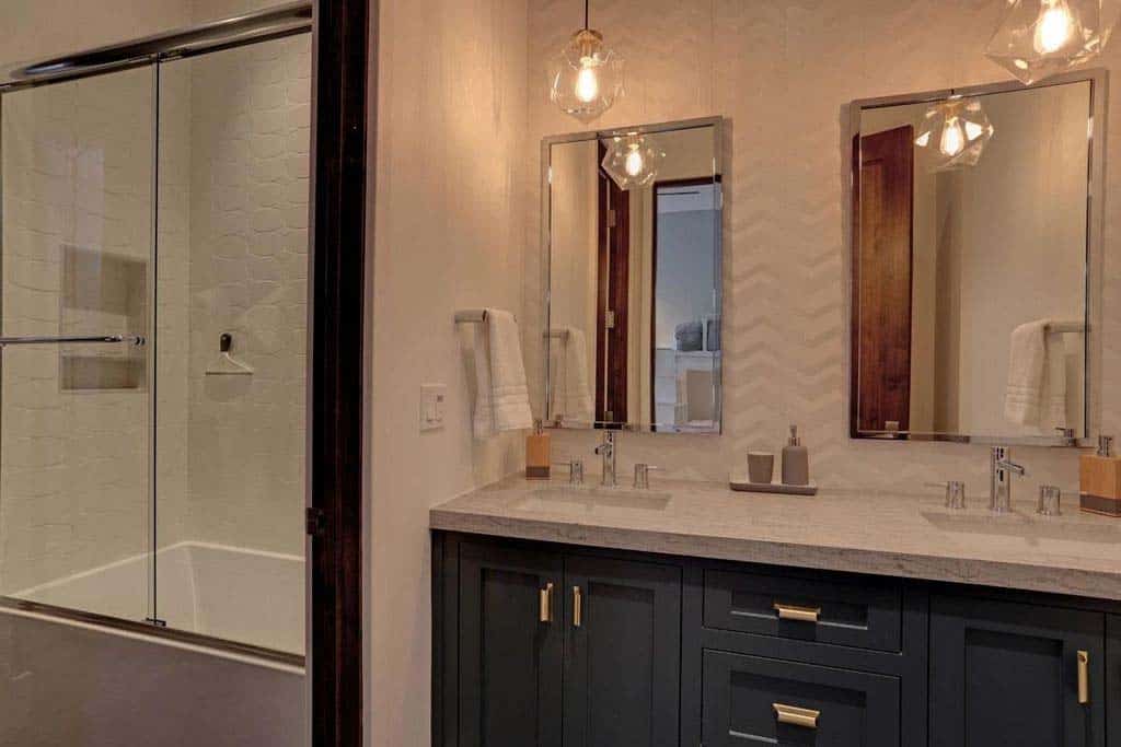 contemporary-bathroom