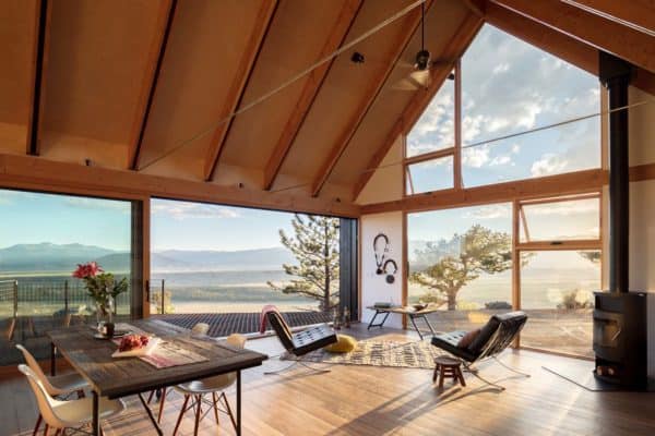 featured posts image for Cozy rustic cabin perched on cliff overlooking Colorado’s mountains