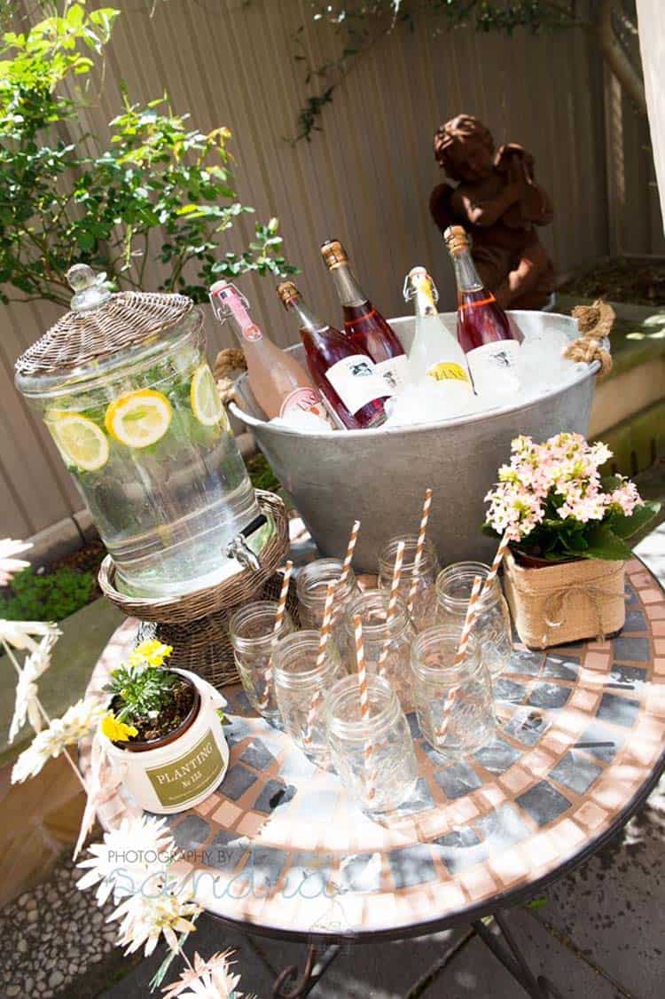 summer-garden-party-idea-beverage-station