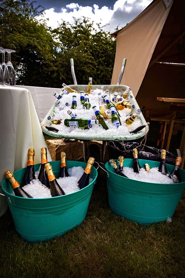 summer-garden-party-idea-beer-cart-