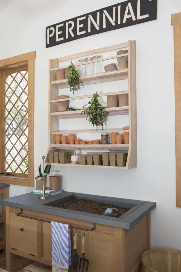 inspiring-potting-shed-storage-idea