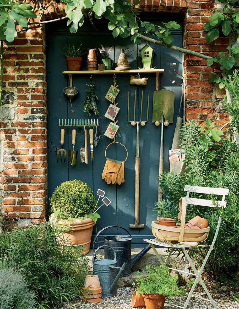 inspiring-potting-shed-storage-idea