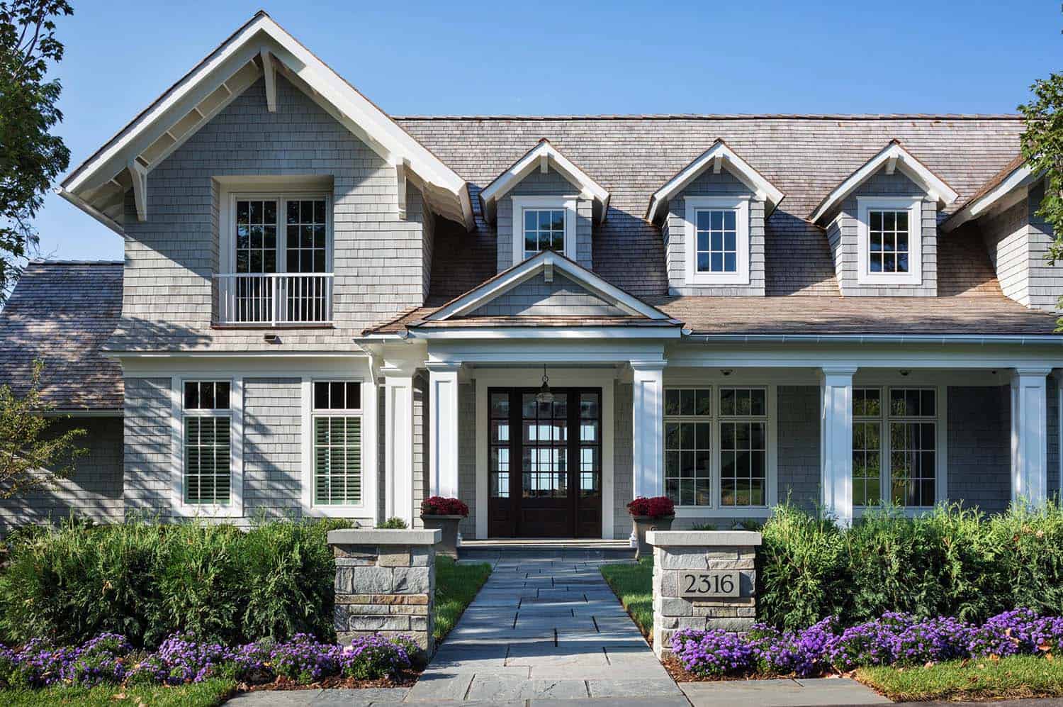 beach-house-beach-style-exterior