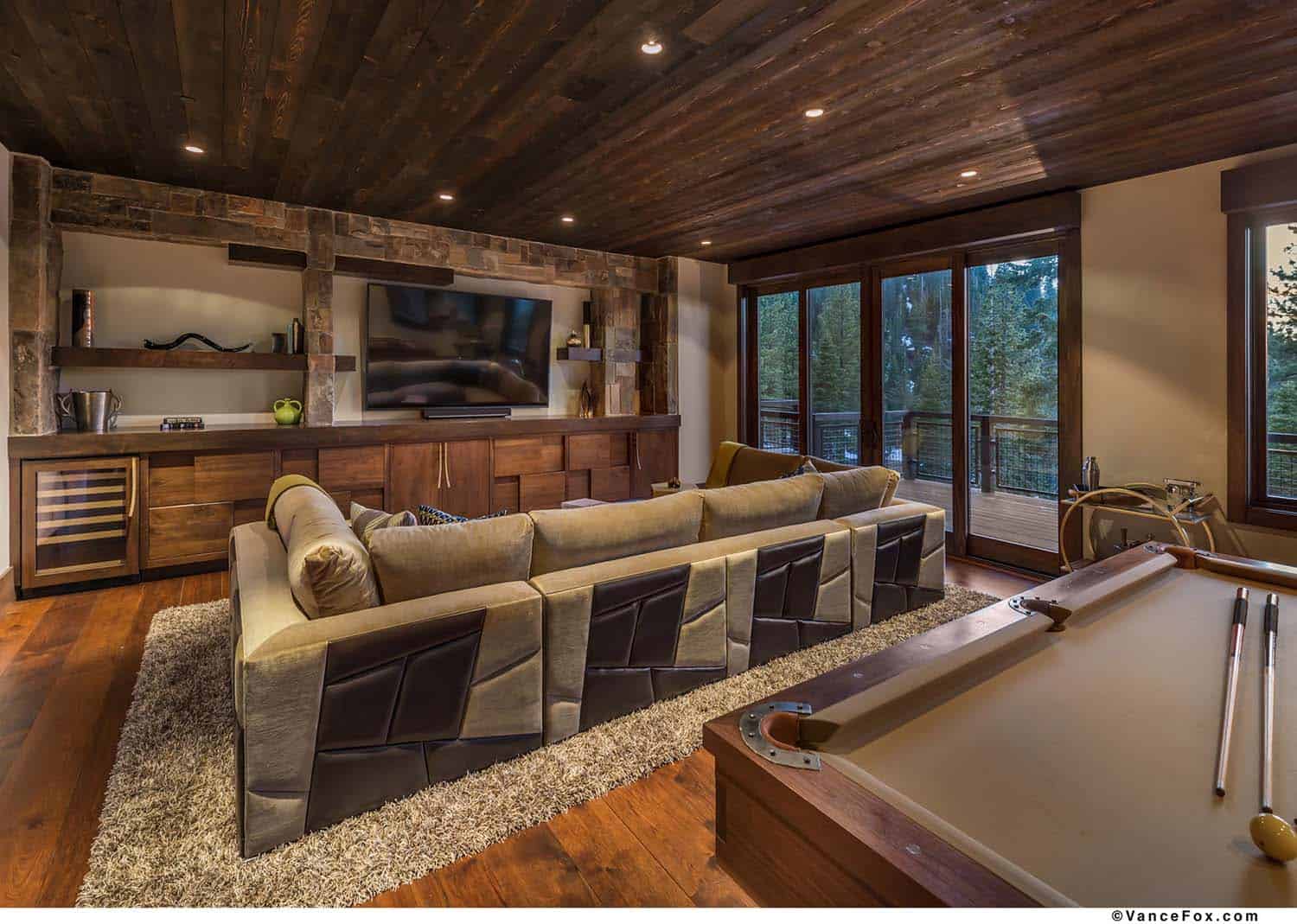 modern-rustic-family-room