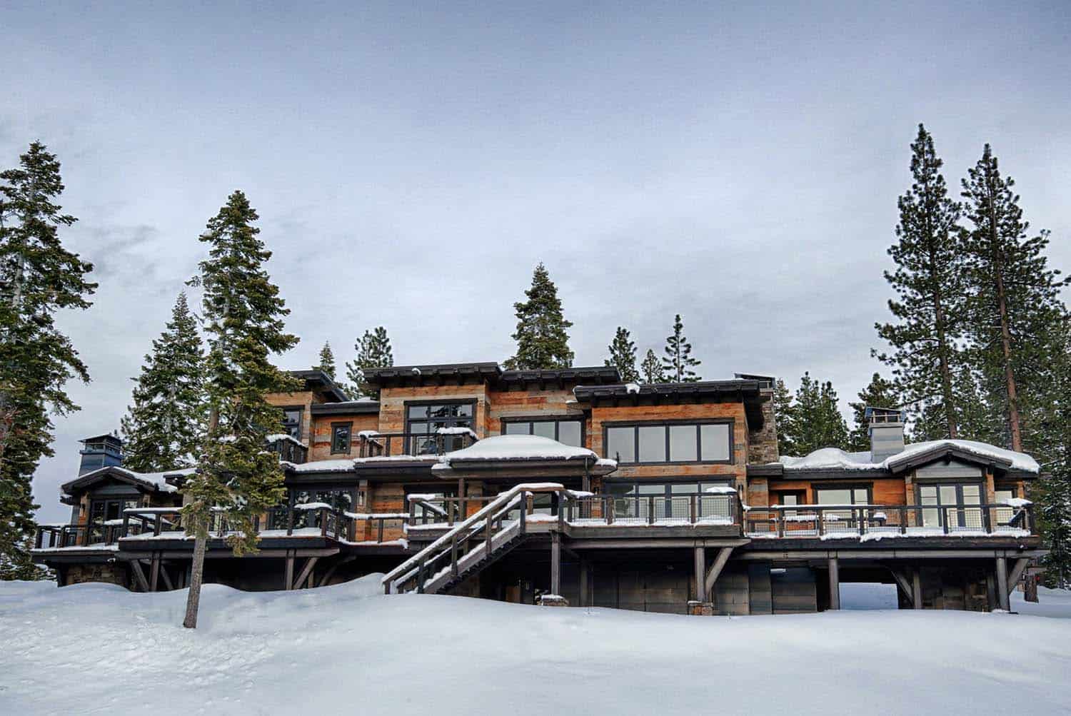 modern-rustic-mountain-home-exterior