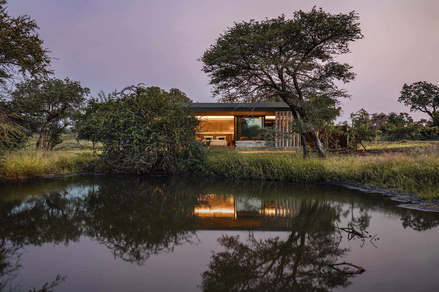 cheetah-plains-game-lodge-exterior