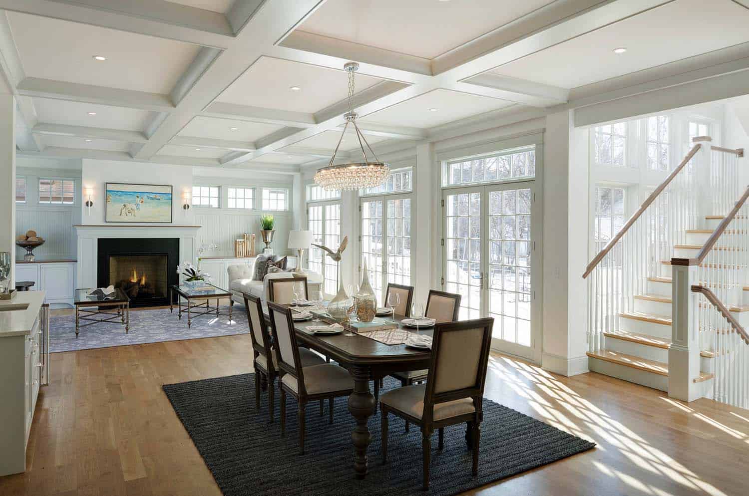 lake-cottage-beach-style-dining-room