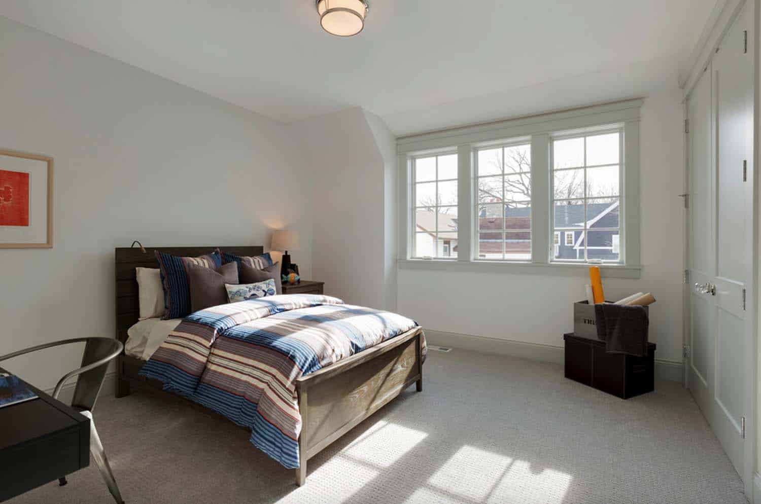 lake-cottage-beach-style-bedroom